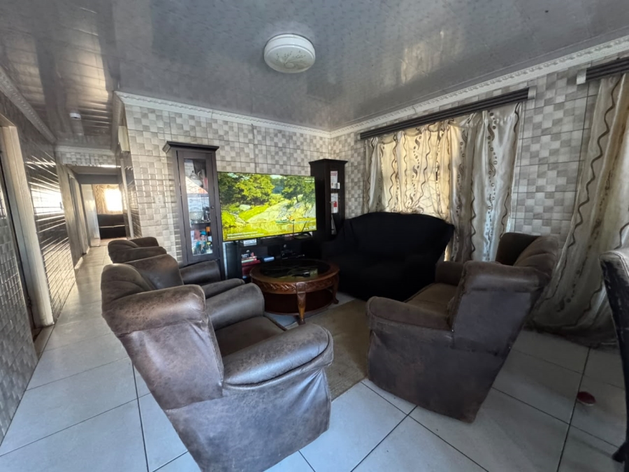 5 Bedroom Property for Sale in Forest Village Western Cape